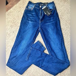 FASHION NOVA SKINNY JEANS *BRAND NEW/ TAGS*